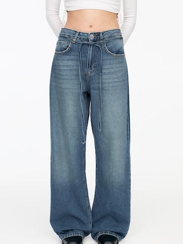 Pull&Bear Wide Leg Jeans in Blau: Vorderseite