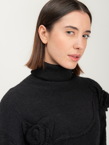 Influencer Úpletové šaty – černá
