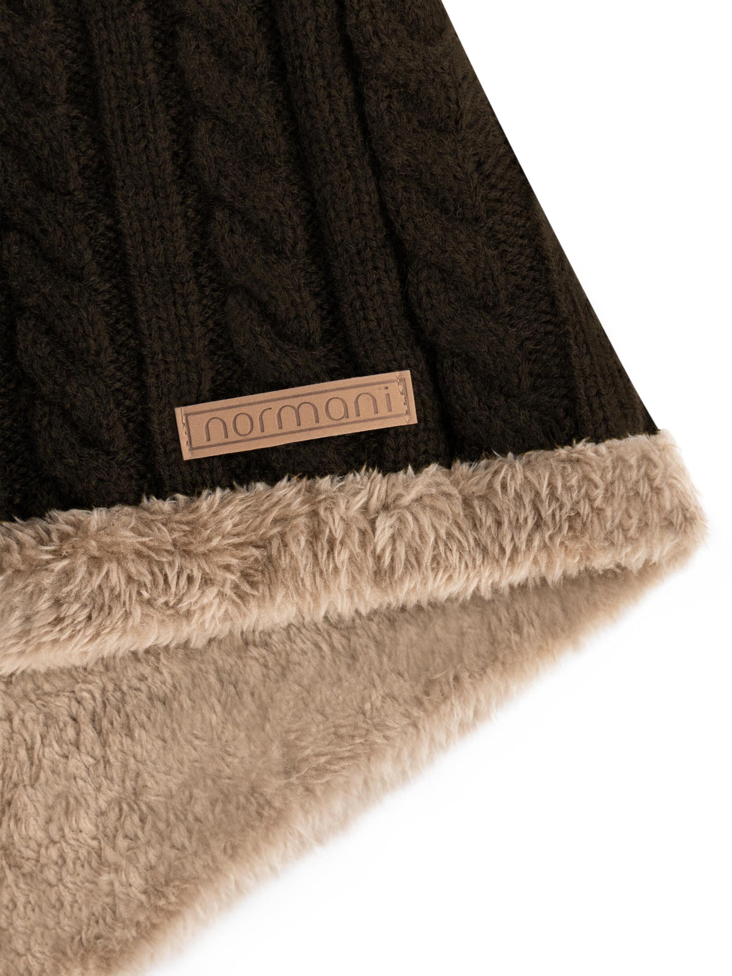 normani Set 'Kebili' in Braun