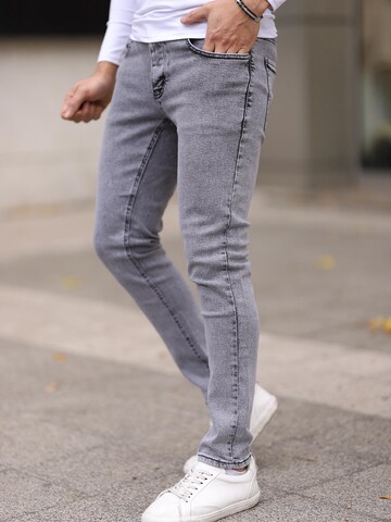 Trendyol Jeans in Grey: front