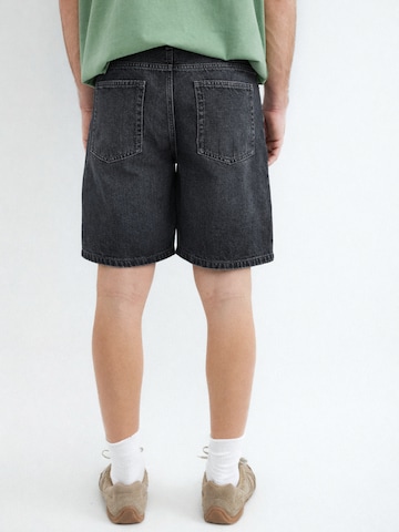 BALMOHK Loosefit Farkut värissä harmaa