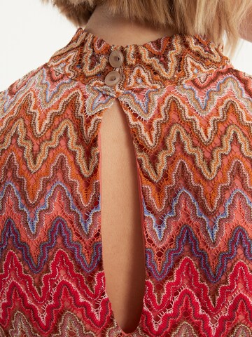 Ana Alcazar Top 'Zecara ' in Rood