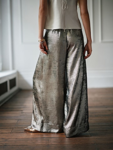 Wide leg Pantaloni di Next in oro
