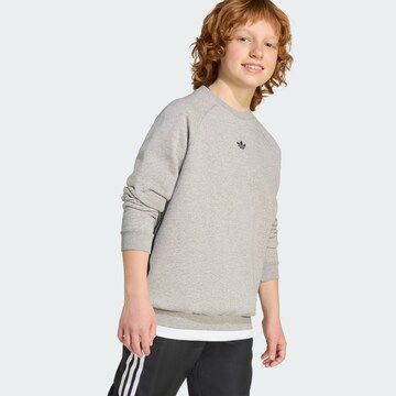 ADIDAS ORIGINALS Sweatshirt in Grau