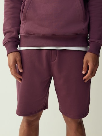 Next Loosefit Shorts in Rot: Vorderseite