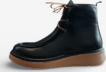 Begoria Boots 'SoftStep High Moc' in Schwarz: Vorderseite