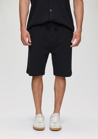 QS Regular Pants in Black: front