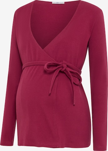 Neun Monate Shirt in Red: front