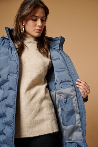 ZABAIONE Between-Seasons Coat in Blue