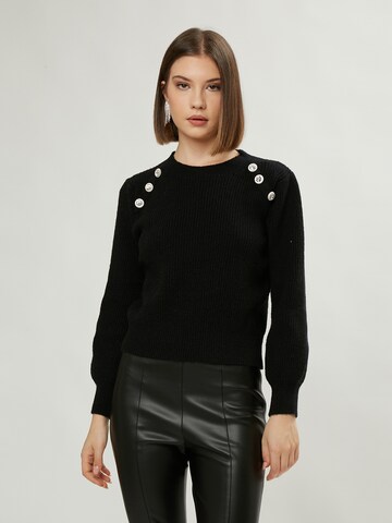 Influencer Sweater in Black: front