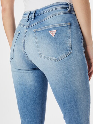 Slimfit Jeans '1981' di GUESS in blu