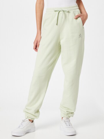 NU-IN Tapered Broek 'Chroma Capsule' in Groen: voorkant