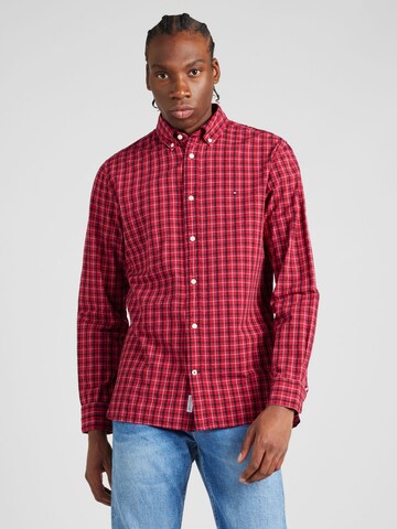TOMMY HILFIGER Regular Fit Hemd in Rot: Vorderseite
