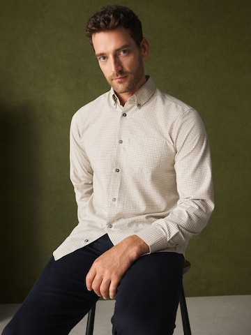Next - Ajuste regular Camisa en beige
