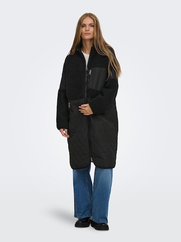 Only Maternity Fleecejacke 'OLMOHIO' in Schwarz