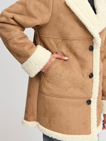Manteau mi-saison 'IH GIZORA' ICHI en marron