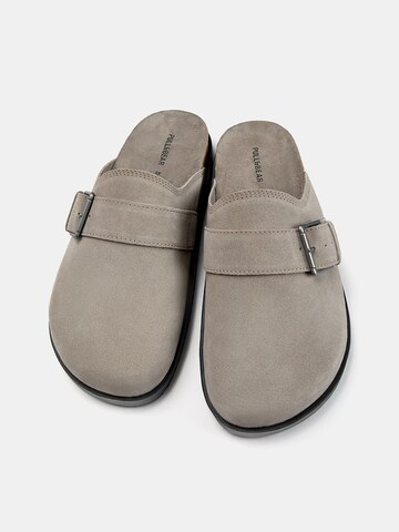Pull&Bear Puukengät & Crocs-jalkineet värissä harmaa