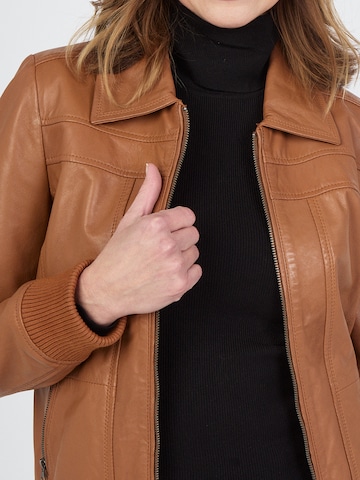 JCC Tussenjas in Bruin