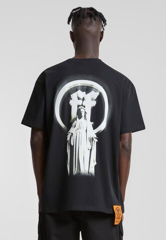 Forgotten Faces Shirt in Schwarz