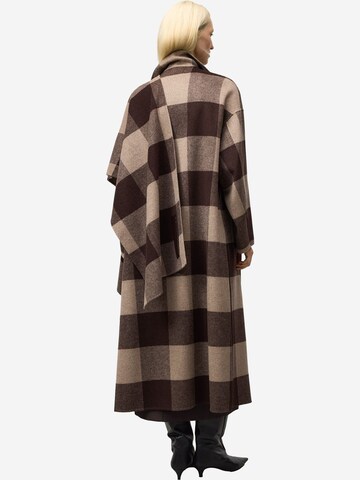 Adolfo Dominguez Mantel in Beige