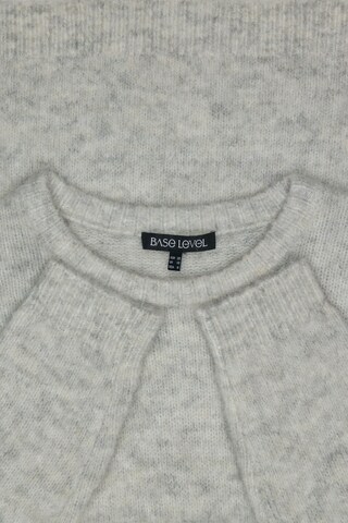 BASE LEVEL Sweater in Grey