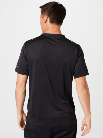 NIKE Koszulka funkcyjna 'Division Rise 365' w kolorze czarny