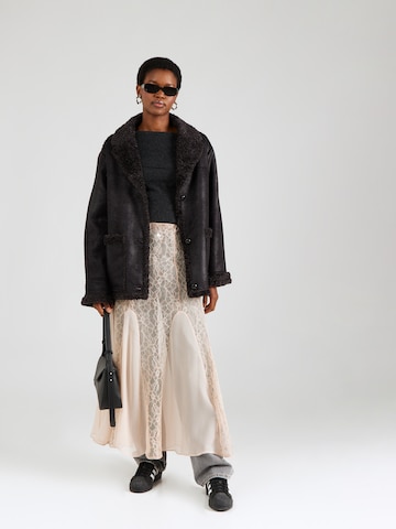 BDG Urban Outfitters Ανοιξιάτικο και φθινοπωρινό παλτό 'Spencer' σε μαύρο