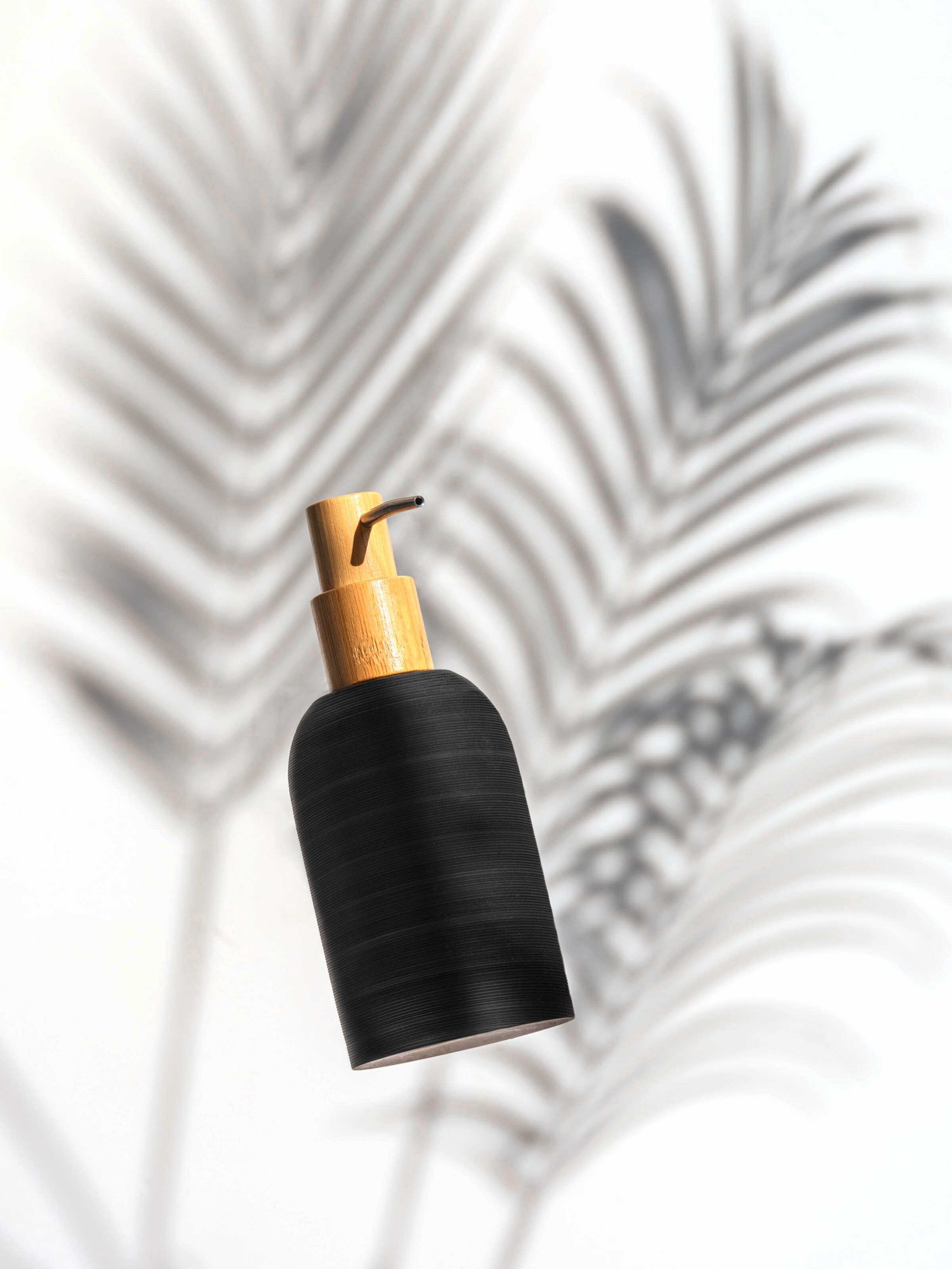 Wenko Bathroom Set 'Altavalle' in Black