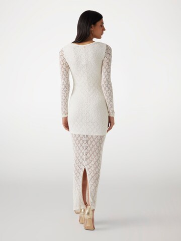 GUESS Strickkleid in Weiß