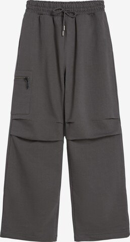 Bershka Trousers in Grey: front