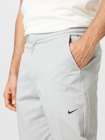 Regular Pantaloni de la Nike Sportswear pe gri