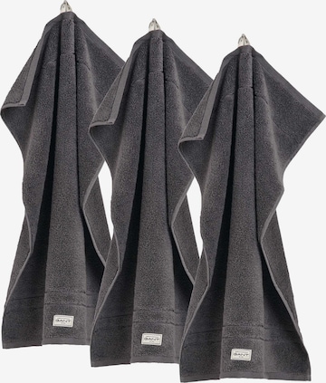 GANT Towel in Grey: front