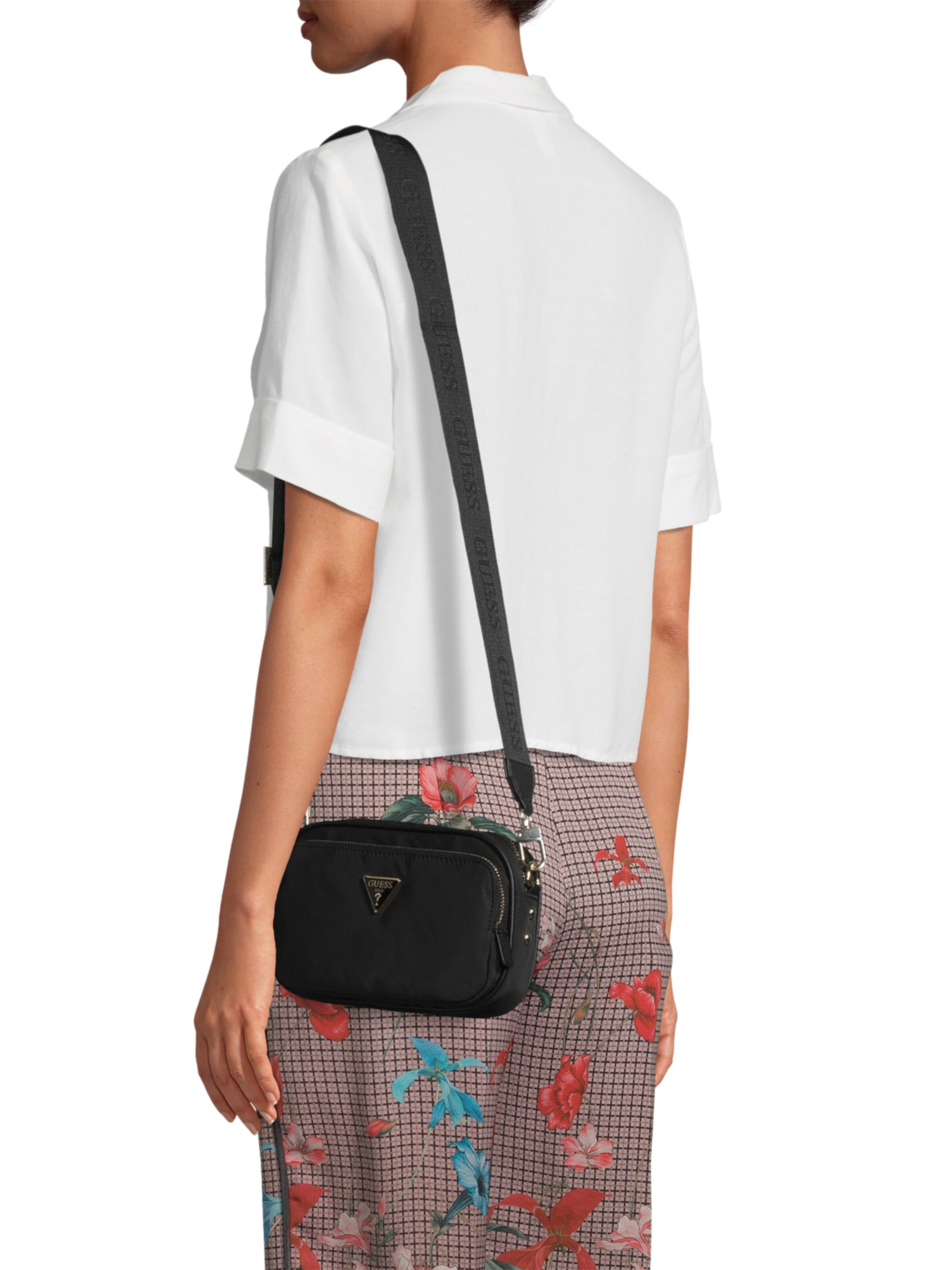 GUESS Umhängetasche 'ECO GEMMA CROSSBODY CAMERA' in Schwarz