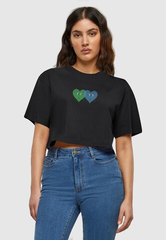 Merchcode Oversized shirt 'Hugs & Love - Two Hearts' in Zwart: voorkant