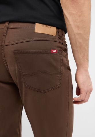 MUSTANG Regular Jeans ' Tramper ' in Braun