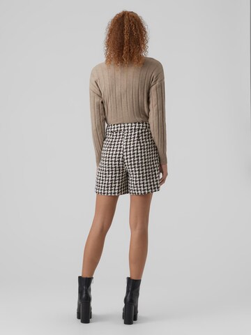 Regular Pantalon 'Maura' VERO MODA en marron