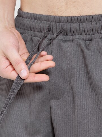 Smilodox Loose fit Sports trousers ' Classic Ripp ' in Grey