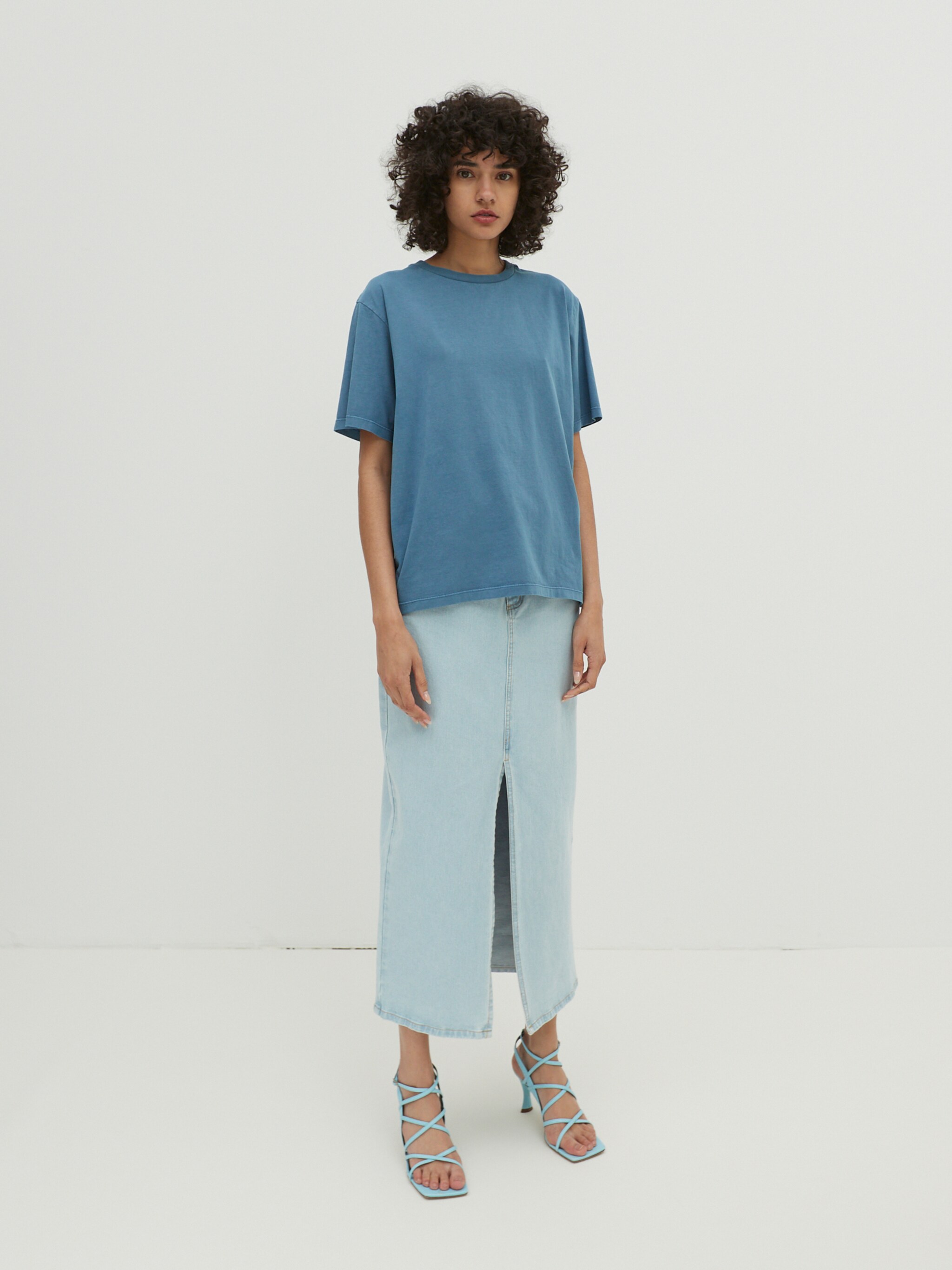 EDITED Produits T-shirt 'Charli' bleu