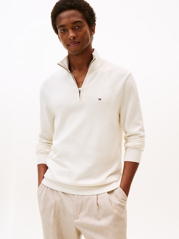 Pull-over 'ESSENTIAL' TOMMY HILFIGER en jaune : devant