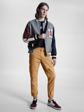 TOMMY HILFIGER Regular Cargo Pants in Beige