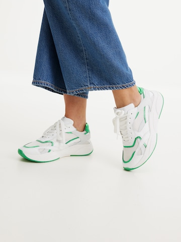 Karolina Kurkova Originals Sneakers laag 'Cossima' in Wit: voorkant