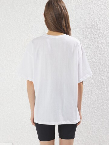 Trendyol Shirt in Beige