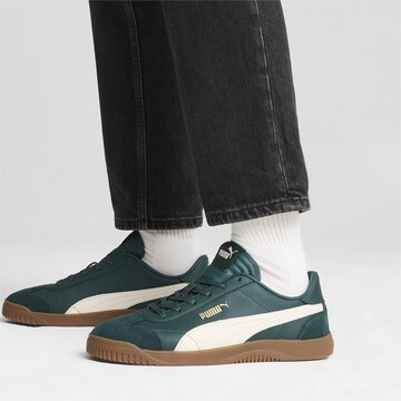 Baskets basses 'Club 5v5' PUMA en vert