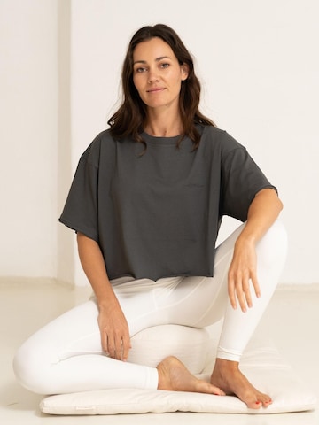 LOTUSCRAFTS Shirt in Grey: front