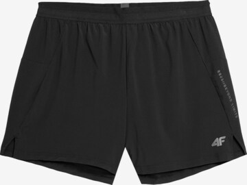 regular Pantaloni sportivi di 4F in nero: frontale