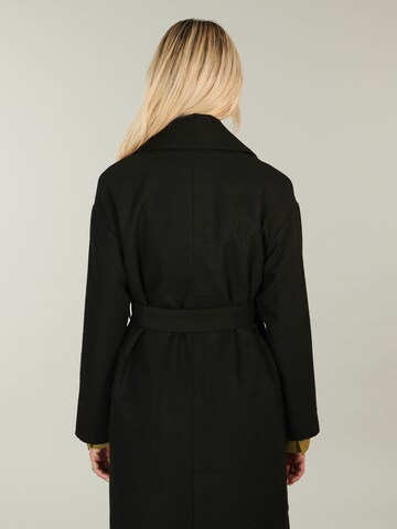 Cappotto di mezza stagione 'Aliya' di ABOUT YOU x Alina Eremia in nero