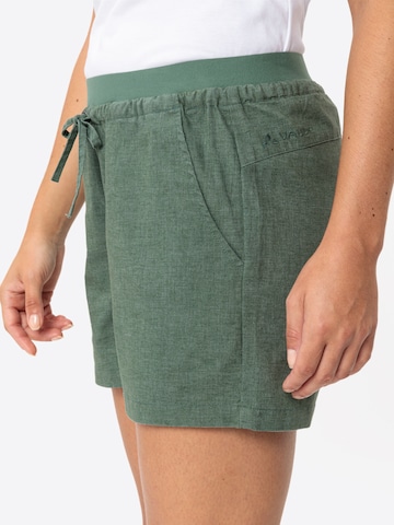 VAUDE Regular Outdoorshorts 'Redmont III' in Grün
