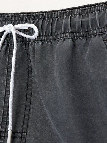 Pantaloncini da bagno di Pull&Bear in grigio
