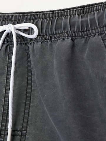 Pantaloncini da bagno di Pull&Bear in grigio