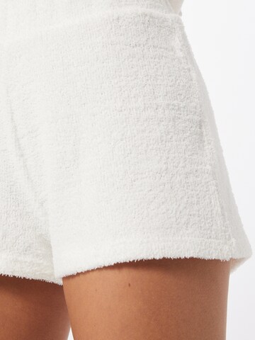 Gina Tricot Regular Shorts  'Addison' in Weiß